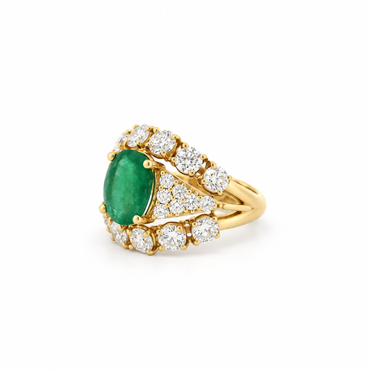 Regal Emerald Diamond Ring