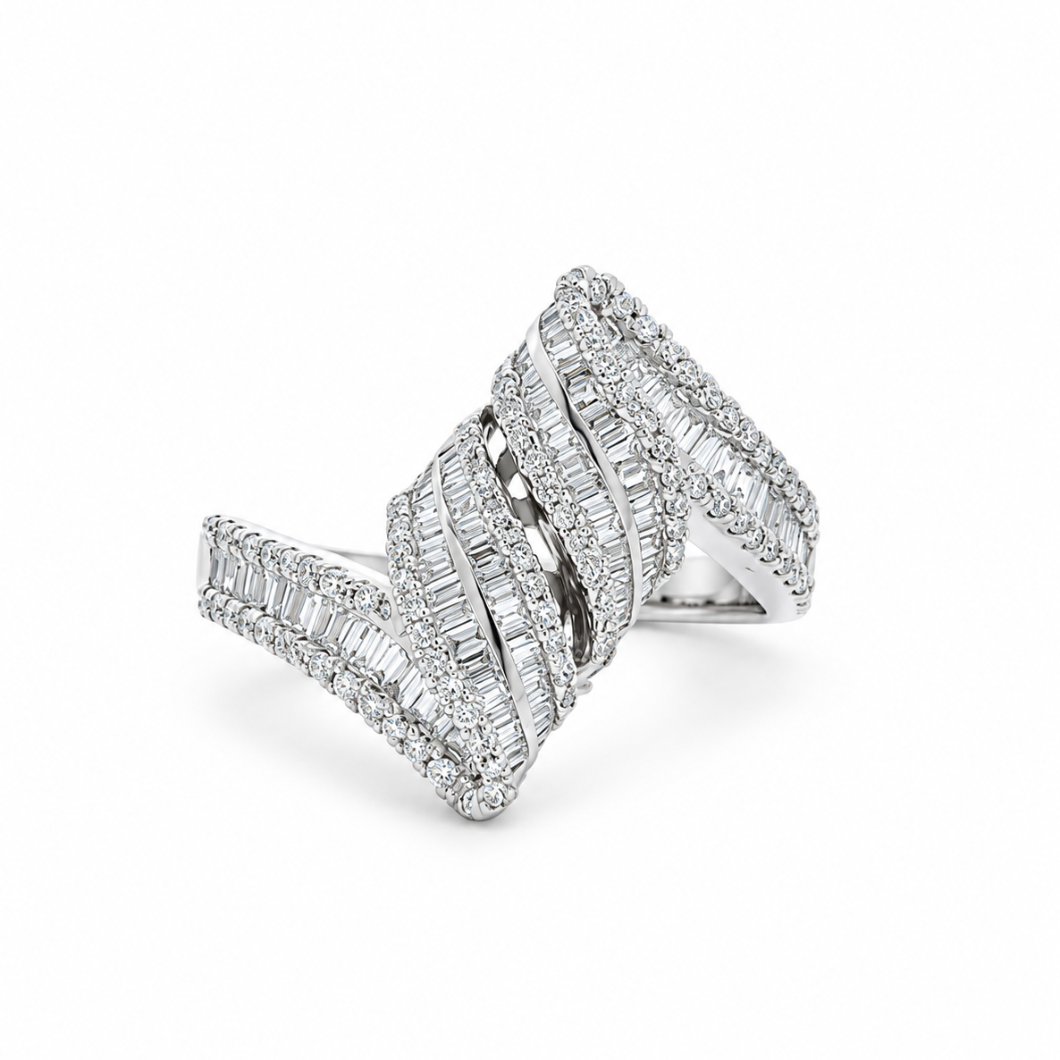 Ondé Diamond Wave Ring