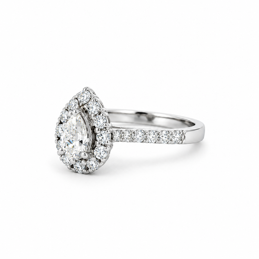 Éternelle Pear Diamond Halo Ring
