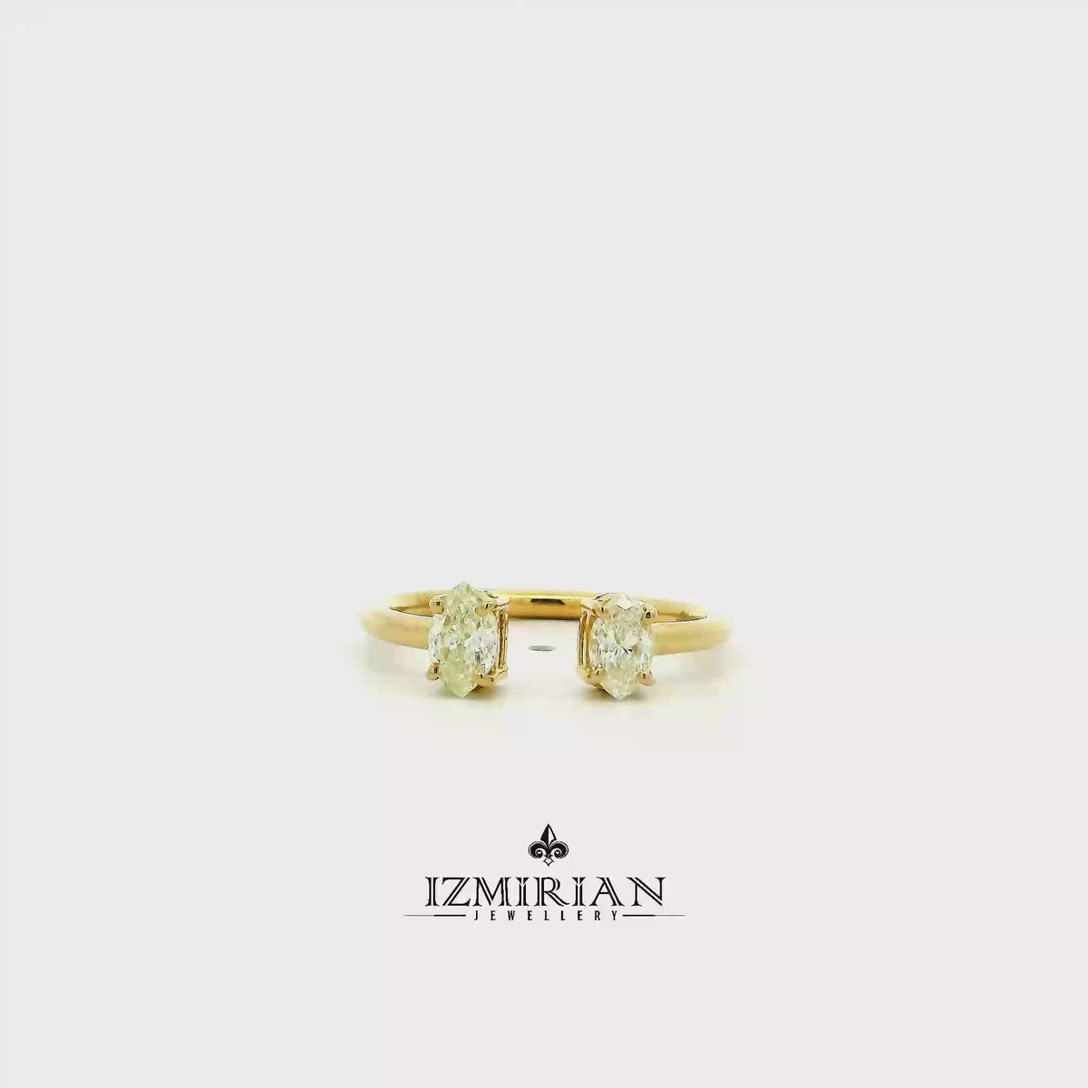 Diamond Toi et Moi ring in yellow gold shown in motion